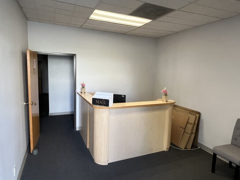 25060 Avenue Tibbitts, Valencia, CA à vendre - Photo intérieure - Image 2 de 7