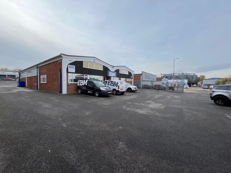 9 Crittall Rd, Witham for lease - Building Photo - Image 3 of 10