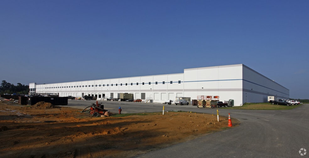 25400 Old Mill Rd, Windsor, VA for sale - Building Photo - Image 3 of 8