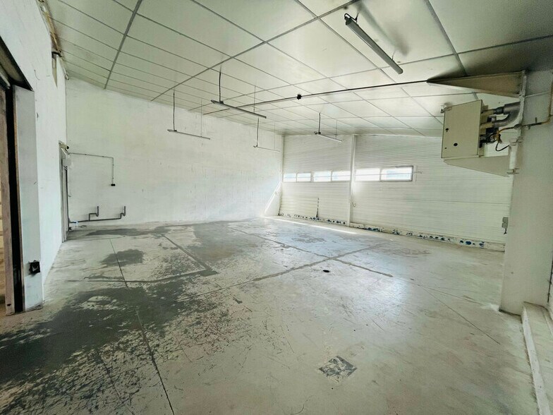 Flex in Le Havre for lease - Interior Photo - Image 3 of 7