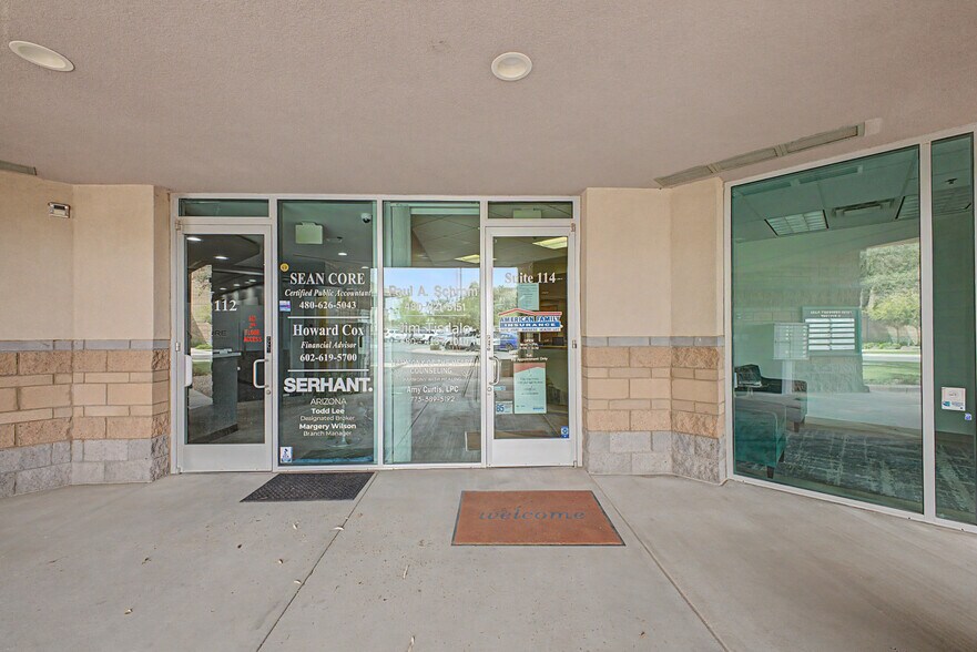 565 W Chandler Blvd, Chandler, AZ à louer - Photo du bâtiment - Image 3 de 39