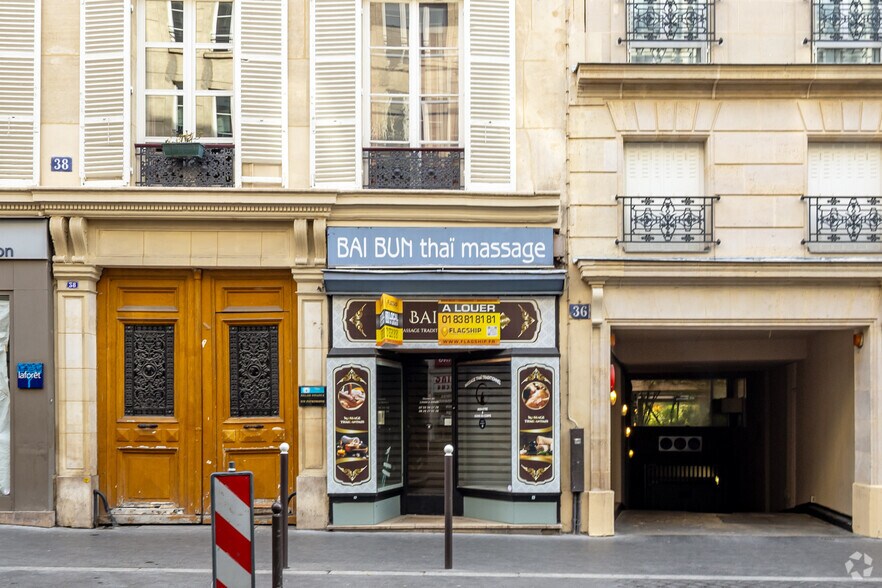 Rue De Clichy, Paris à louer - Photo du bâtiment - Image 3 de 3