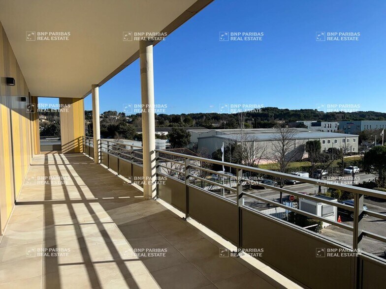 Office in Aix-en-Provence for sale - Building Photo - Image 3 of 17