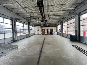 560 N State Road 135, Greenwood, IN for lease Interior Photo- Image 1 of 2
