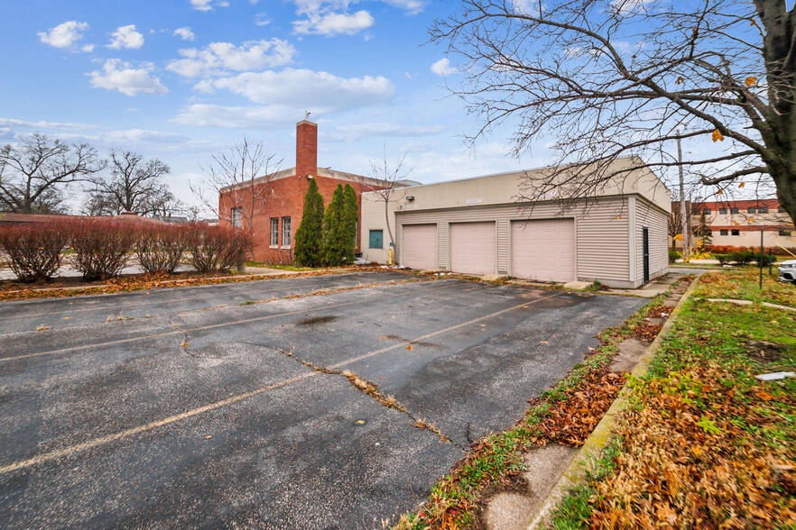 43 W Laketon Ave, Muskegon, MI for sale - Building Photo - Image 2 of 13