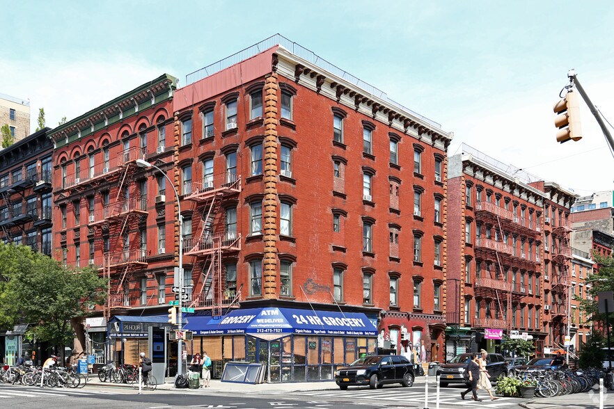 150 2nd Ave, New York, NY à louer - Photo du bâtiment - Image 2 de 15