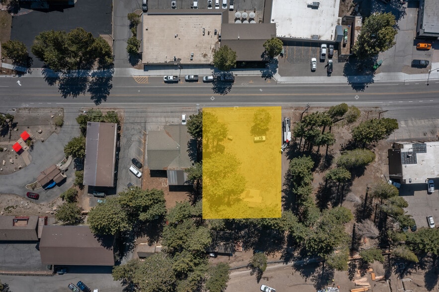 52 Laurel Mountain Rd, Mammoth Lakes, CA à vendre - Aérien - Image 2 de 5