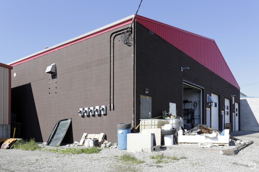 42 11th Ave SE, High River, AB for lease - Building Photo - Image 2 of 4