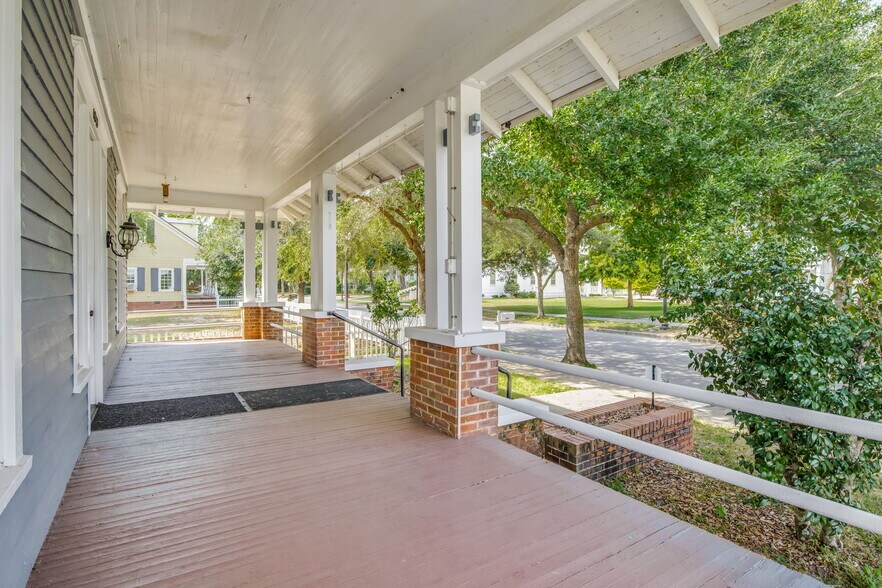 6849 Oak St, Milton, FL à louer - Photo du bâtiment - Image 3 de 14