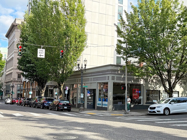 1128 SW Alder St, Portland, OR for lease - Building Photo - Image 1 of 9
