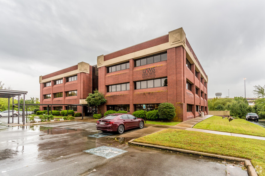 333 Executive Ct, Little Rock, AR à louer - Photo du bâtiment - Image 1 de 2