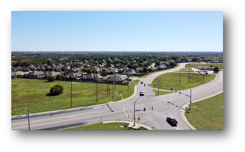 1651 Country Club Rd, Cleburne, TX à vendre - Aérien - Image 3 de 4