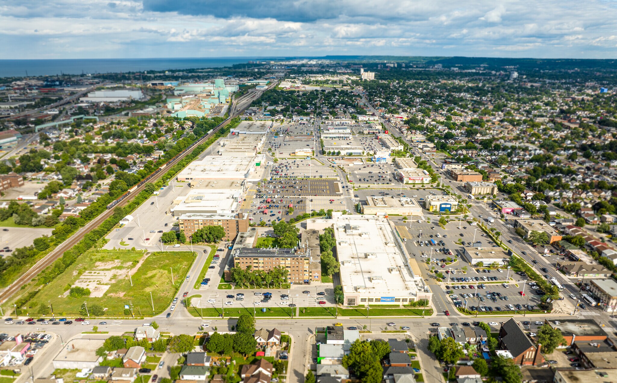 1111-1321 Barton St, Hamilton, ON à louer Photo du bâtiment- Image 1 de 10