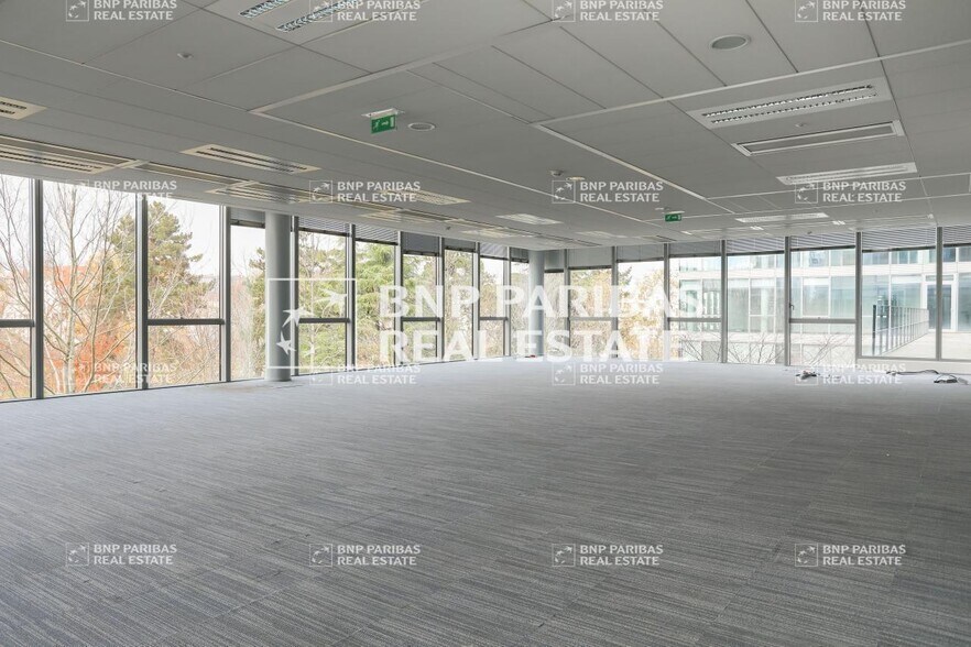 10 Rue Jean Bart, Massy for lease - Building Photo - Image 2 of 22