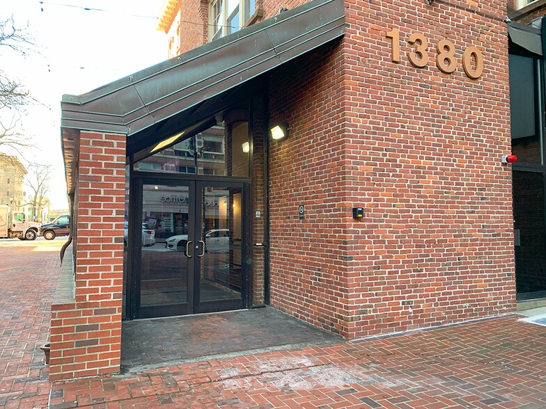 1380-1398 Main St, Springfield, MA à louer - Photo du bâtiment - Image 3 de 15