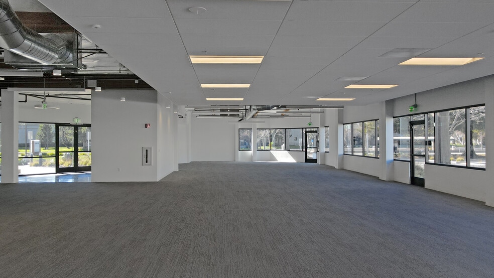 51-61 Daggett Dr, San Jose, CA for lease - Building Photo - Image 3 of 7