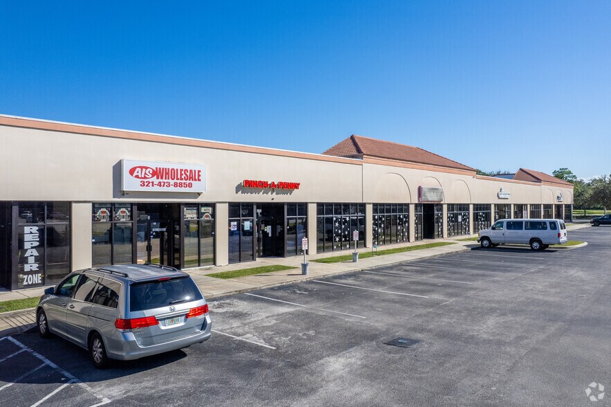 4175 W New Haven Ave, Melbourne, FL à louer - Photo du bâtiment - Image 2 de 6