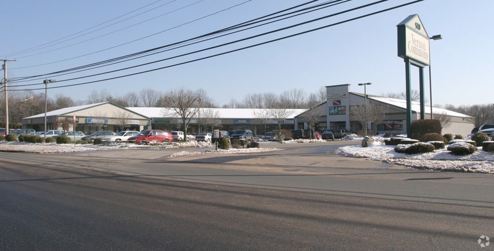520 Hartford Tpke, Vernon, CT à louer - Photo du bâtiment - Image 3 de 6