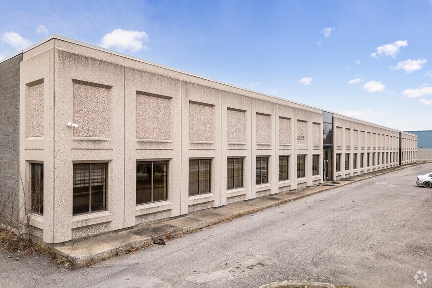 2500-2550 Rue Cohen, Montréal, QC à vendre - Photo principale - Image 1 de 1