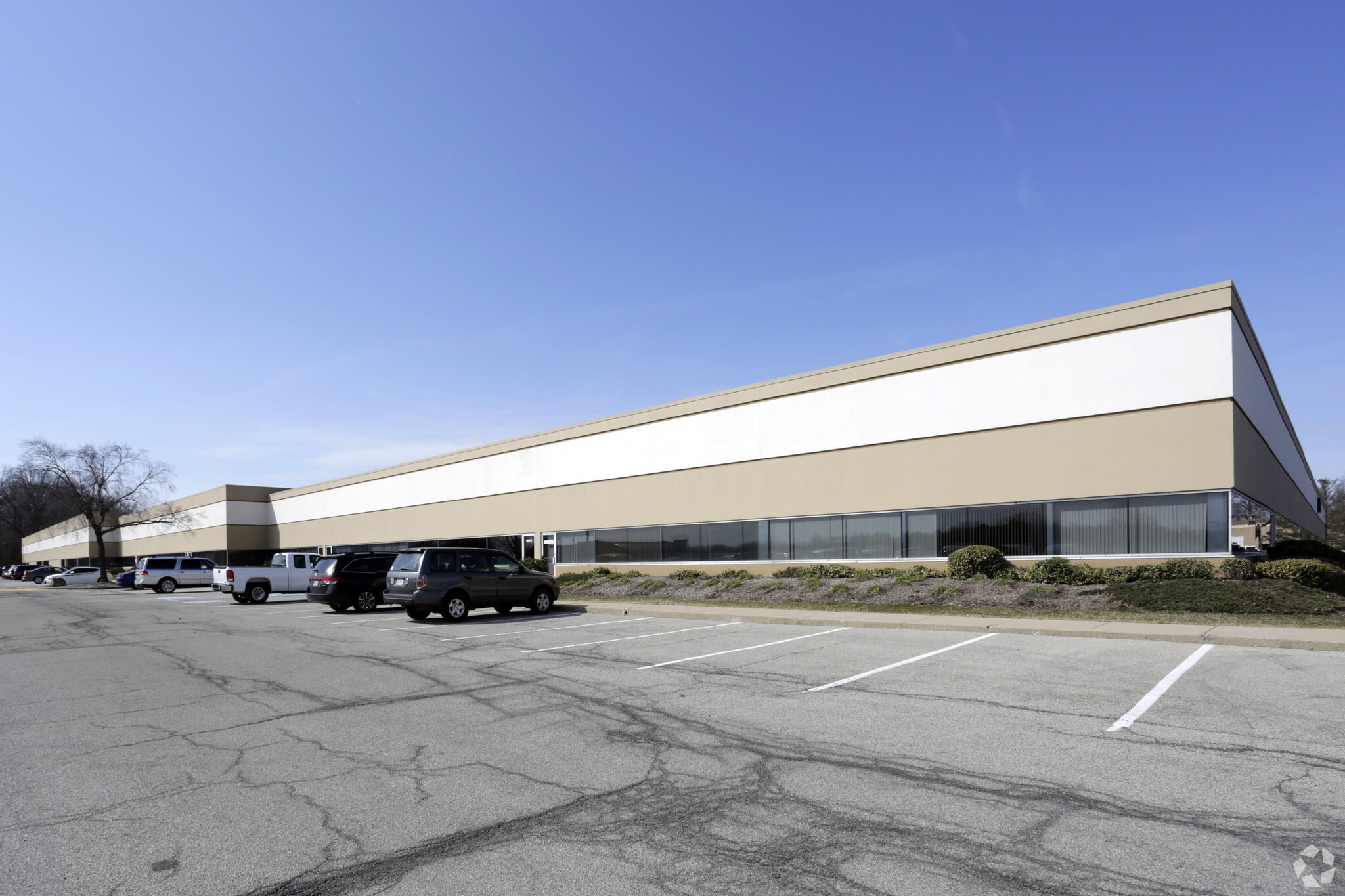 1445 Brookville Way, Indianapolis, IN for lease Primary Photo- Image 1 of 5