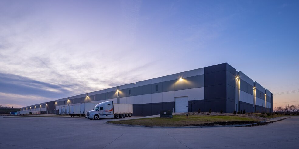 7400 SE Convenience Blvd, Ankeny, IA à louer - Photo du bâtiment - Image 2 de 18