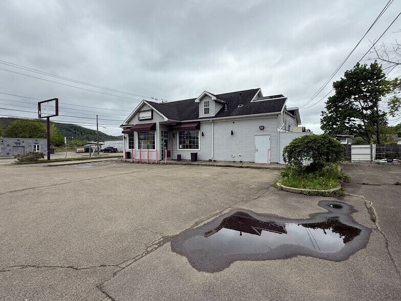 855 E State St, Olean, NY à vendre - Photo du bâtiment - Image 2 de 10