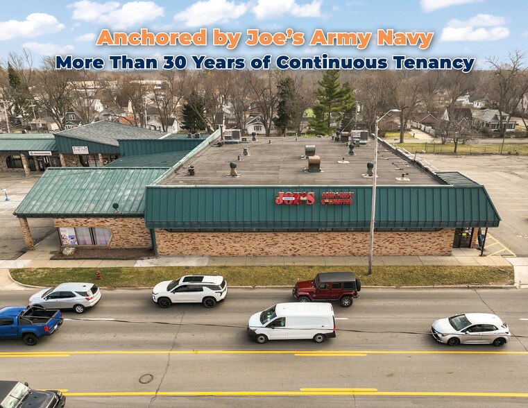 931-981 W Huron St, Waterford, MI à vendre - Photo du bâtiment - Image 3 de 6