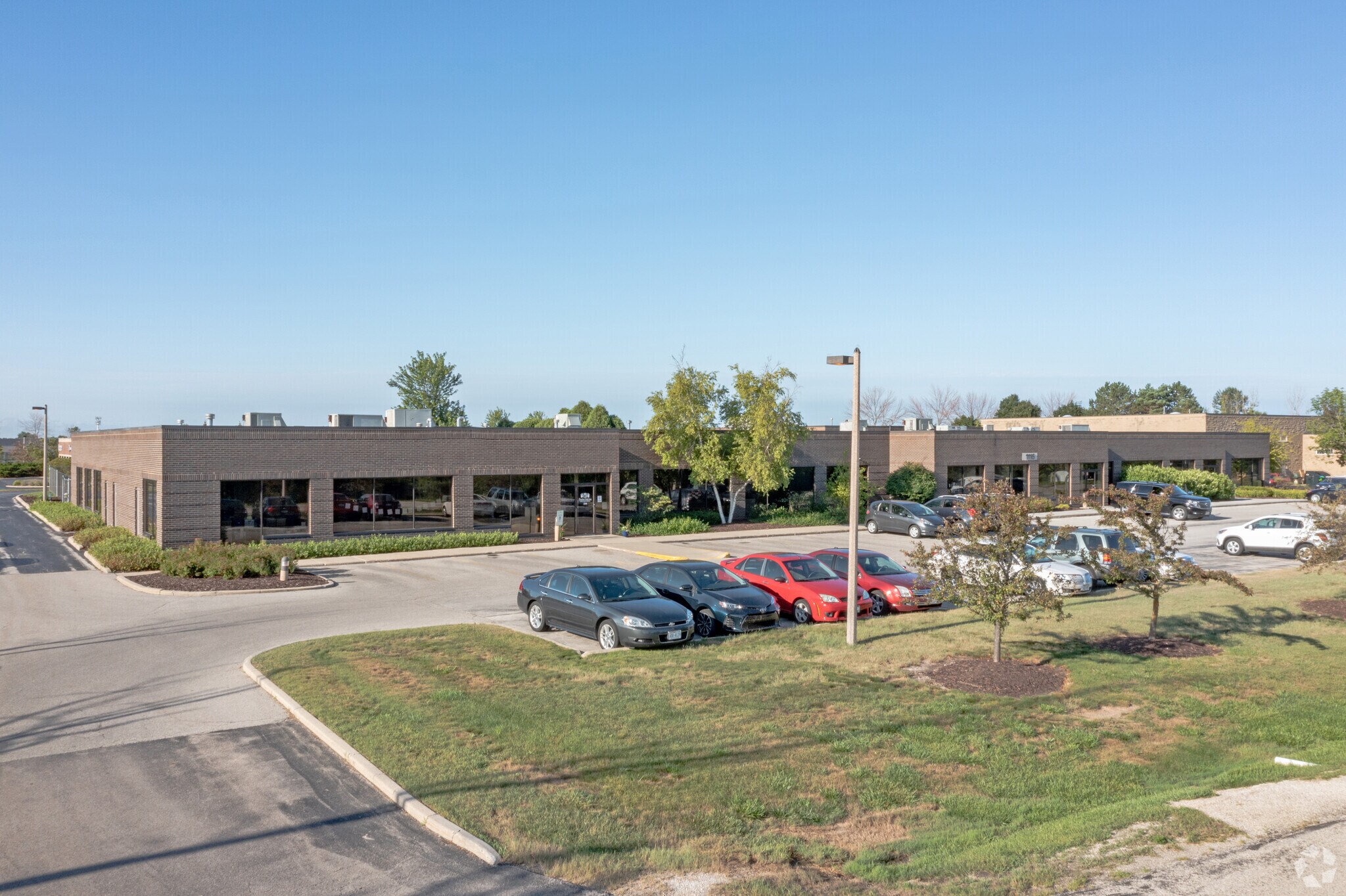 1115 W Liebau Rd, Mequon, WI à louer Photo principale- Image 1 de 9