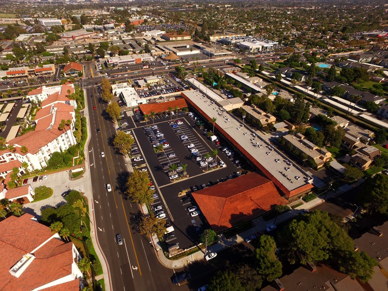 1525 Mesa Verde Dr E, Costa Mesa, CA for lease - Building Photo - Image 3 of 9