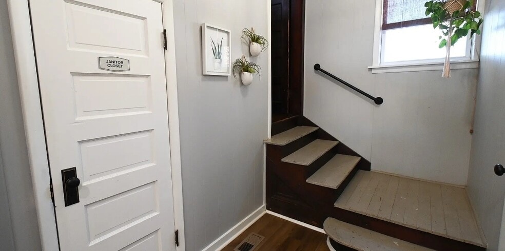 812 N Main St, Gore, OK for sale - Building Photo - Image 2 of 7