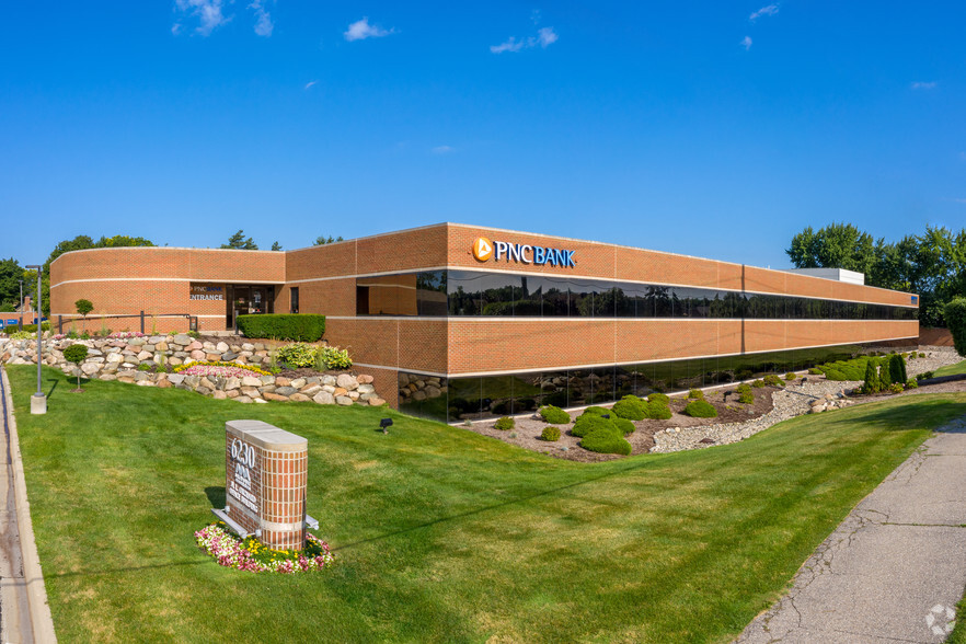 6230 Orchard Lake Rd, West Bloomfield, MI for lease - Building Photo - Image 1 of 11