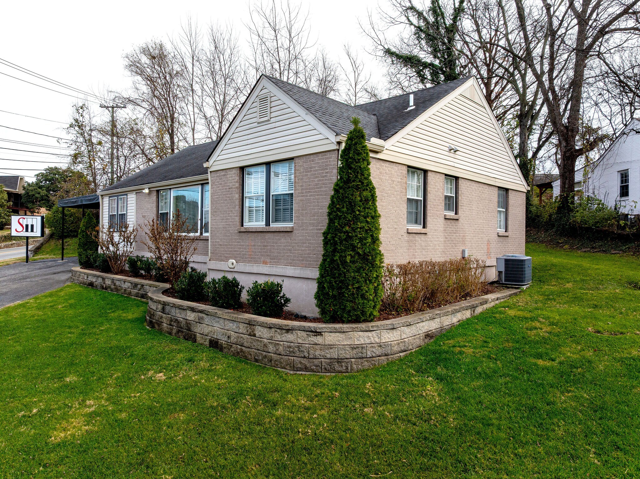 2700 Larmon Ave, Nashville, TN for sale Primary Photo- Image 1 of 17