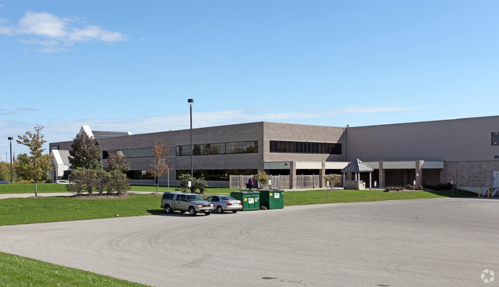 1555 Wentworth St, Whitby, ON for sale - Primary Photo - Image 1 of 1