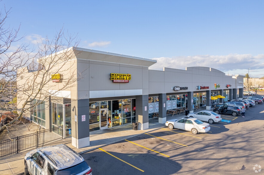 17960-18200 NW Evergreen Pky, Beaverton, OR for lease - Building Photo - Image 3 of 23