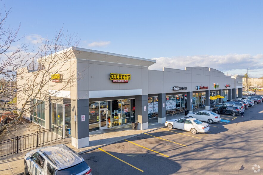 17960-18200 NW Evergreen Pky, Beaverton, OR à louer - Photo du bâtiment - Image 3 de 23