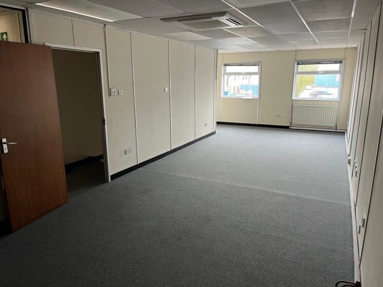 Condor Clos, Three Legged Cross for lease - Interior Photo - Image 3 of 3