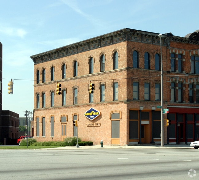 1001 Cherry St, Toledo, OH à louer - Photo du bâtiment - Image 2 de 3