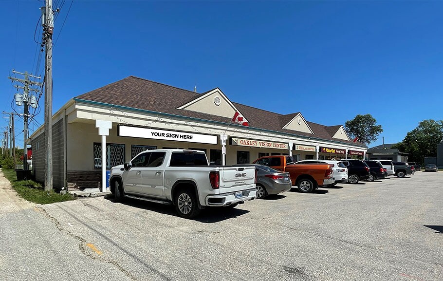 30 Centre St, Gimli, MB for sale - Primary Photo - Image 1 of 1