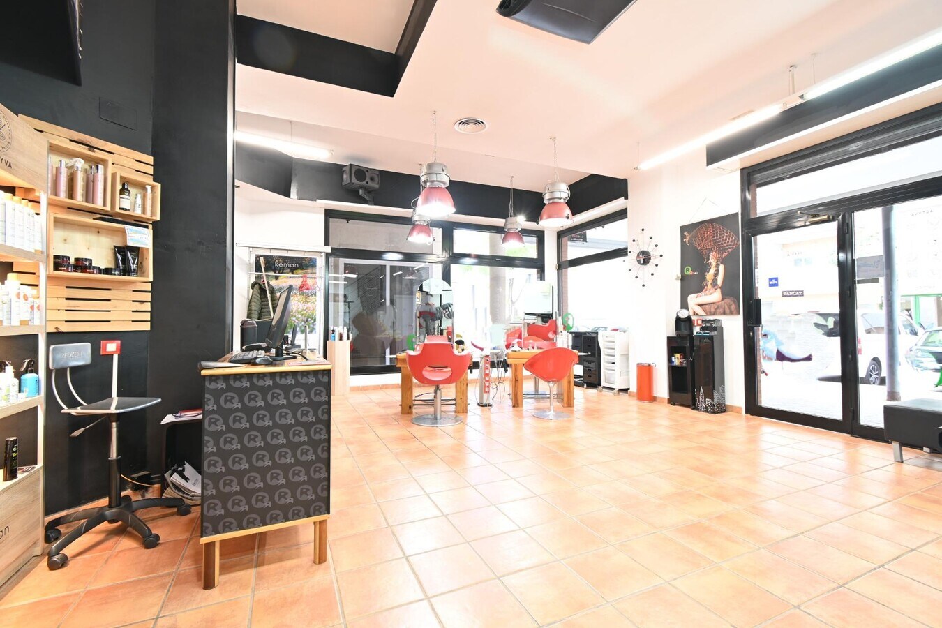 Vilanova i la Geltrú, BAR 08800 - Unit 8-8A -  - Interior Photo - Image 2 of 15