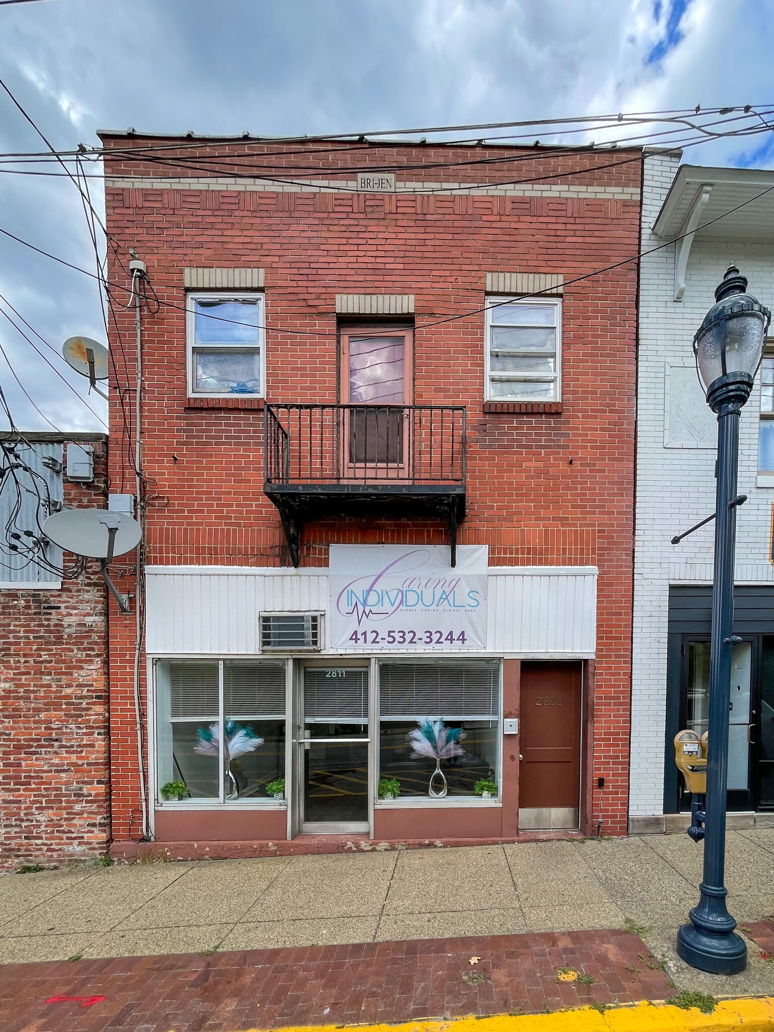 9 Unit Mixed-Use Portfolio portfolio of 2 properties for sale on LoopNet.ca Building Photo- Image 1 of 13