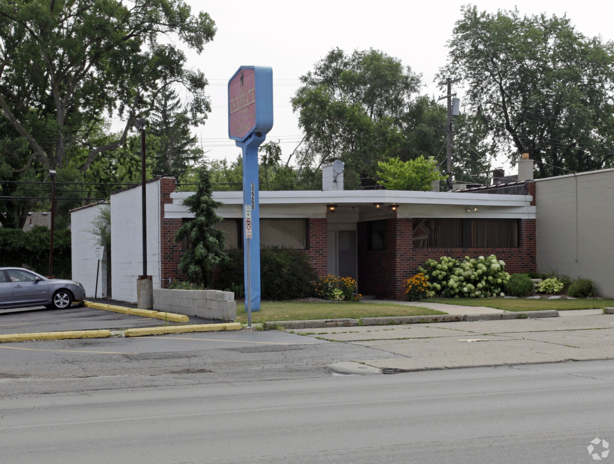 32268 Woodward Ave, Royal Oak, MI à vendre Photo principale- Image 1 de 1