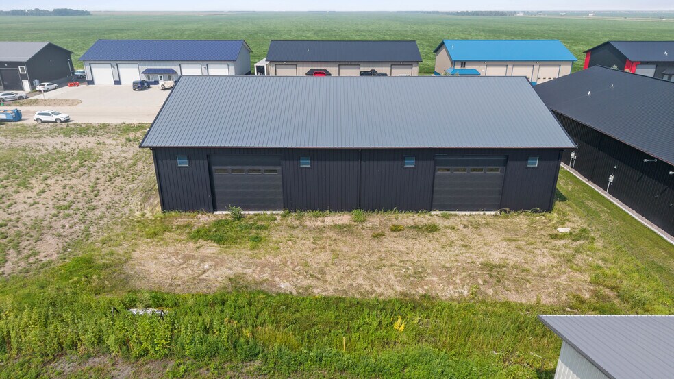 9541 39th S st, Fargo, ND à louer - Photo du bâtiment - Image 2 de 7