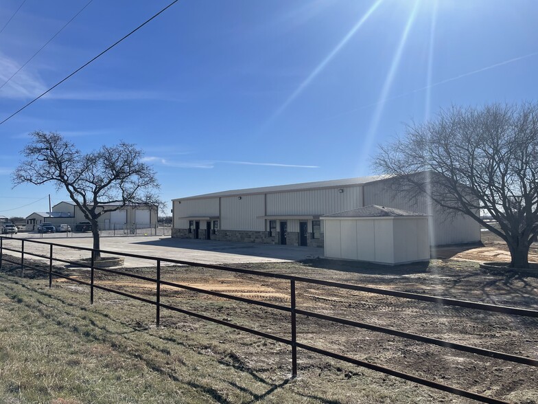 1766 E Highway 380, Decatur, TX à vendre - Photo du b timent - Image 2 de 37