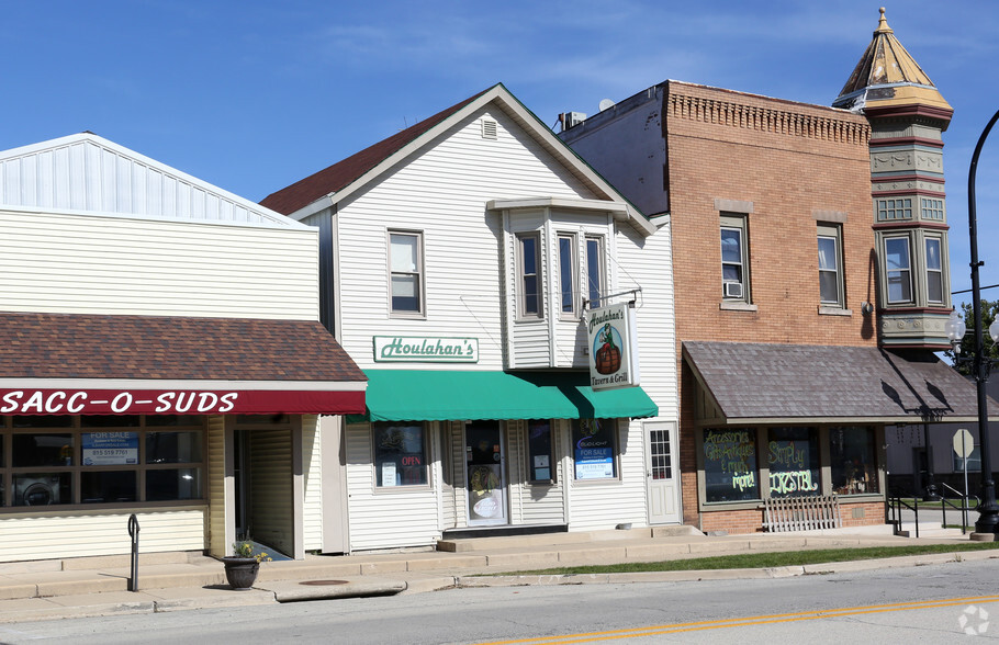 208 W Lincoln Hwy, Waterman, IL for sale - Building Photo - Image 1 of 1