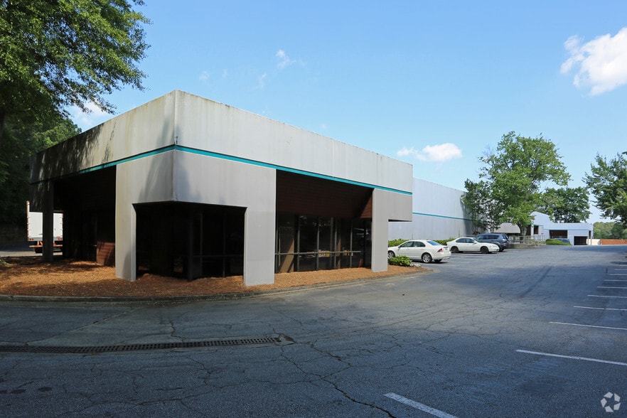 1750 Young Ct, Norcross, GA for lease - Building Photo - Image 2 of 4