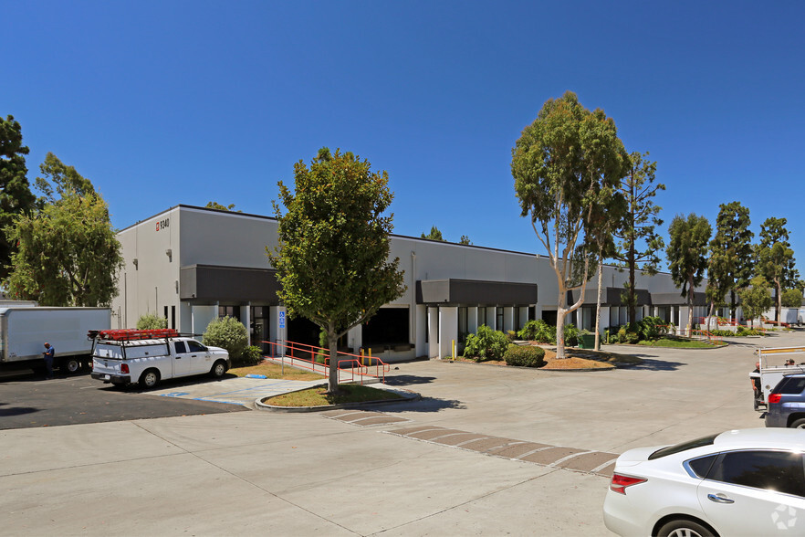 9340 Cabot Dr, San Diego, CA for lease - Primary Photo - Image 1 of 5