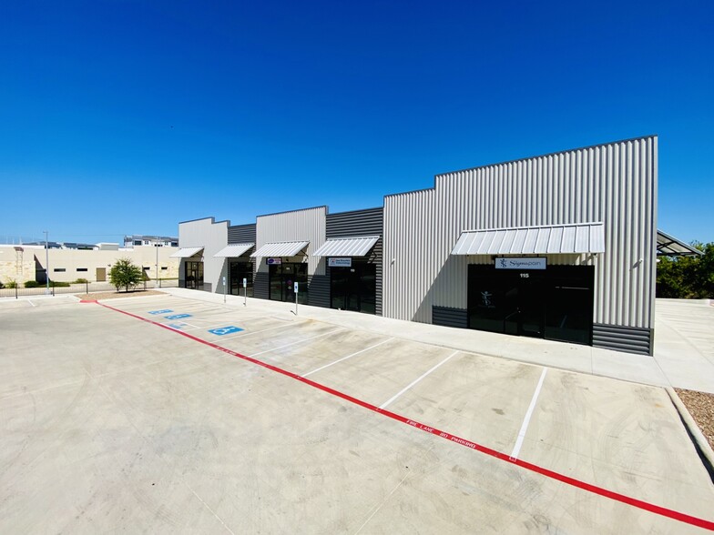 741 Generations Dr, New Braunfels, TX for lease - Building Photo - Image 2 of 3