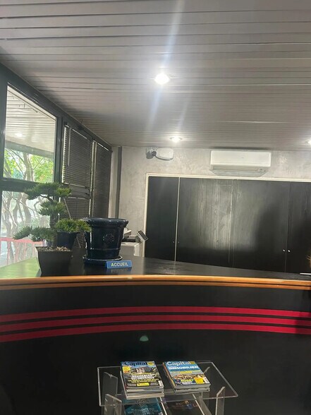 Bureau dans Marseille à vendre - Hall d’entrée - Image 3 de 3