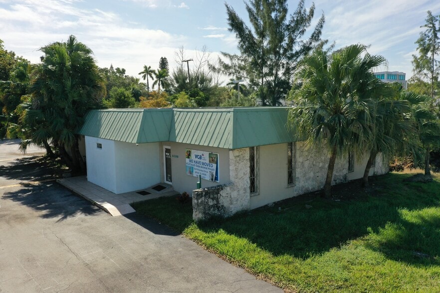 6380 S Dixie Hwy, South Miami, FL for sale - Building Photo - Image 1 of 6