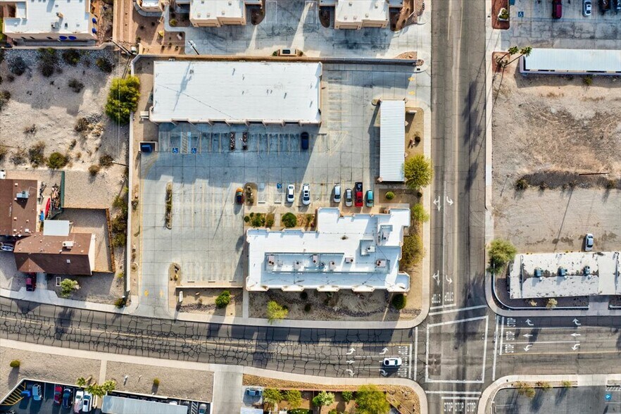 2035 Mesquite Ave, Lake Havasu City, AZ à vendre - Photo du bâtiment - Image 3 de 40